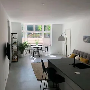 Huize Hoge Fronten Apartment