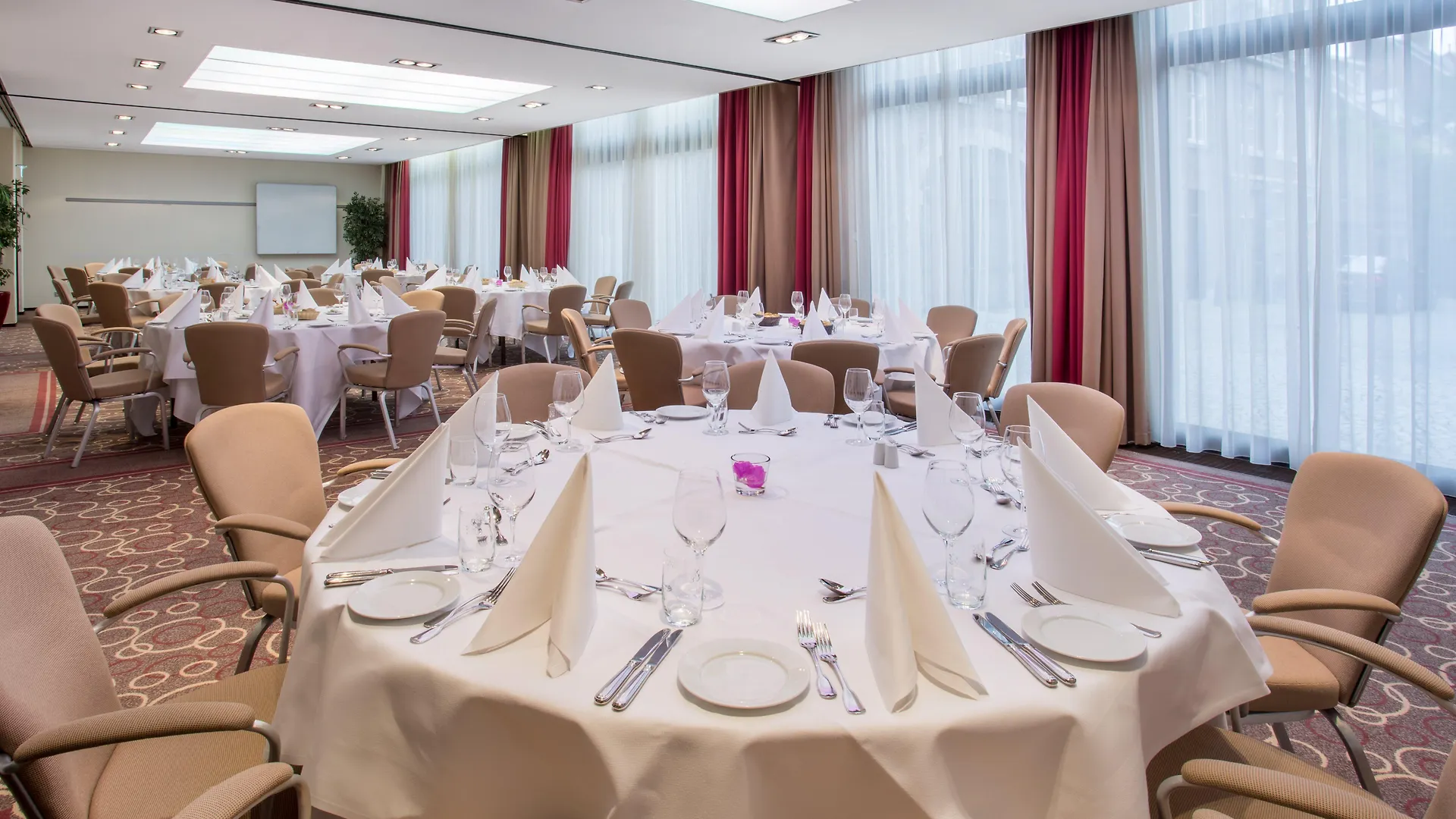 Crowne Plaza Maastricht By Ihg Hotel