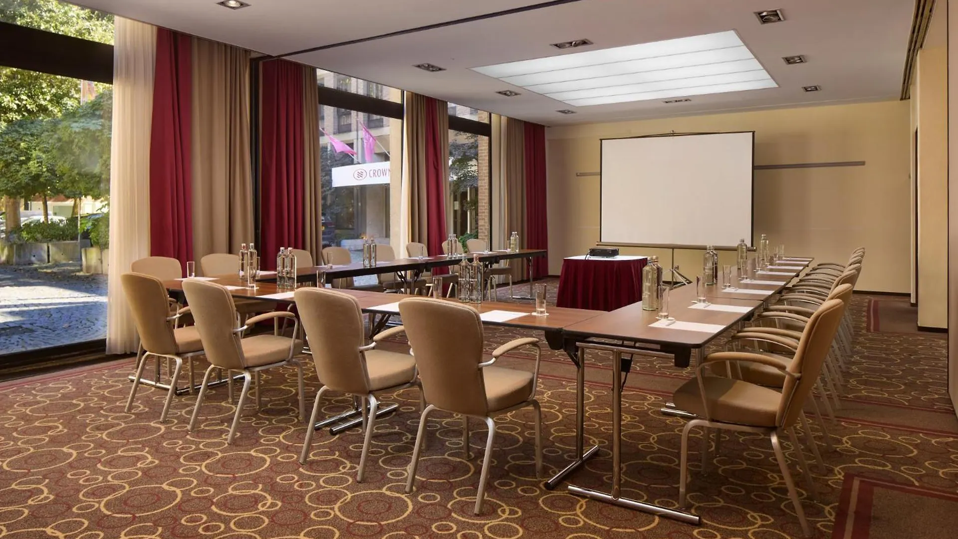 Crowne Plaza Maastricht By Ihg Hotel 4*,