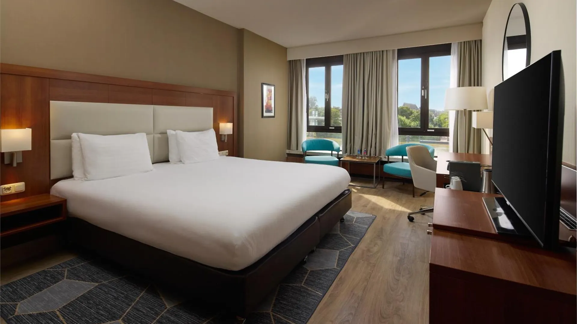 Crowne Plaza Maastricht By Ihg Hotel